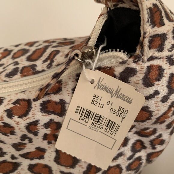 NWT Neiman Marcus HOBO Leopard Print Makeup Bag Cosmetic Purse - Picture 7 of 8